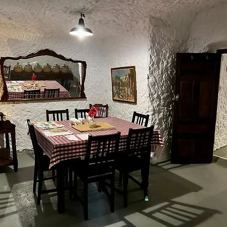 Cuevas La Veranda * Orce